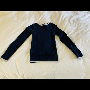 Fitted navy color sporty light weight sweater